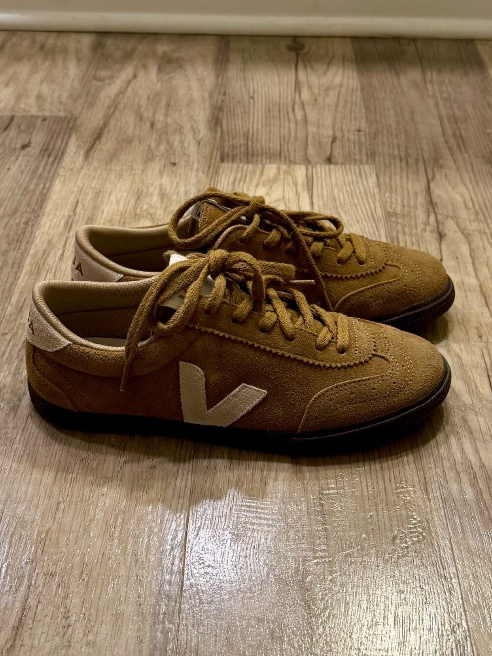 VEJA VOLLEY SUEDE TENT NATURAL EAGLE - Picture 2 of 4